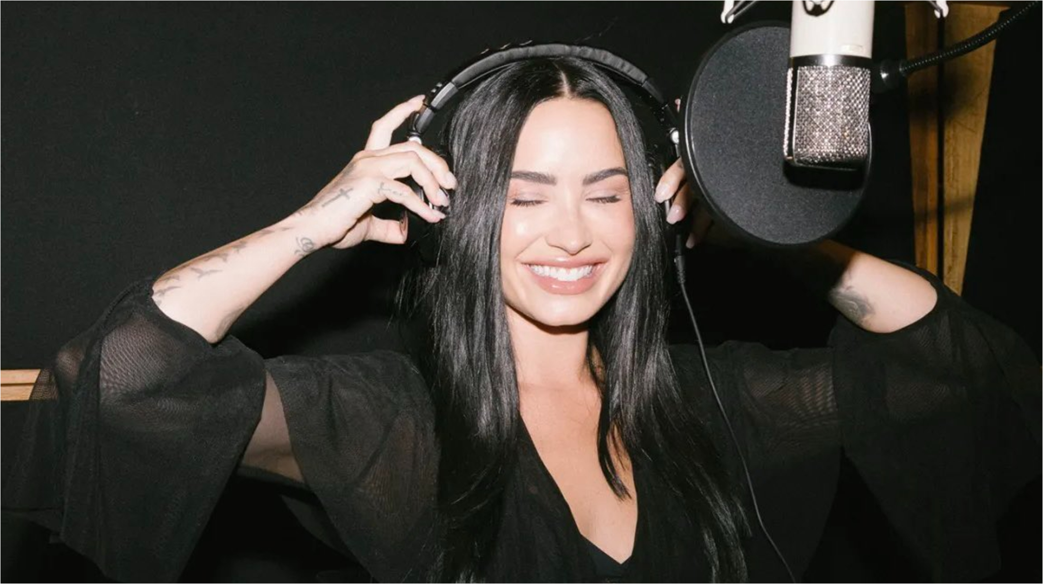 Demi Lovato anuncia data de lançamento de seu novo álbum, "It's Not That Deep"