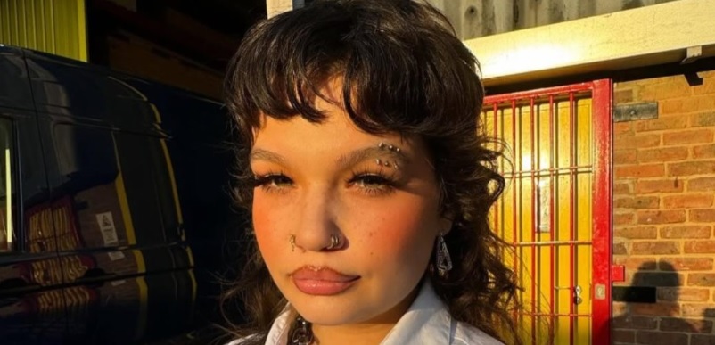 Após colapso, Lola Young cancela show no Lollapalooza Brasil 2026