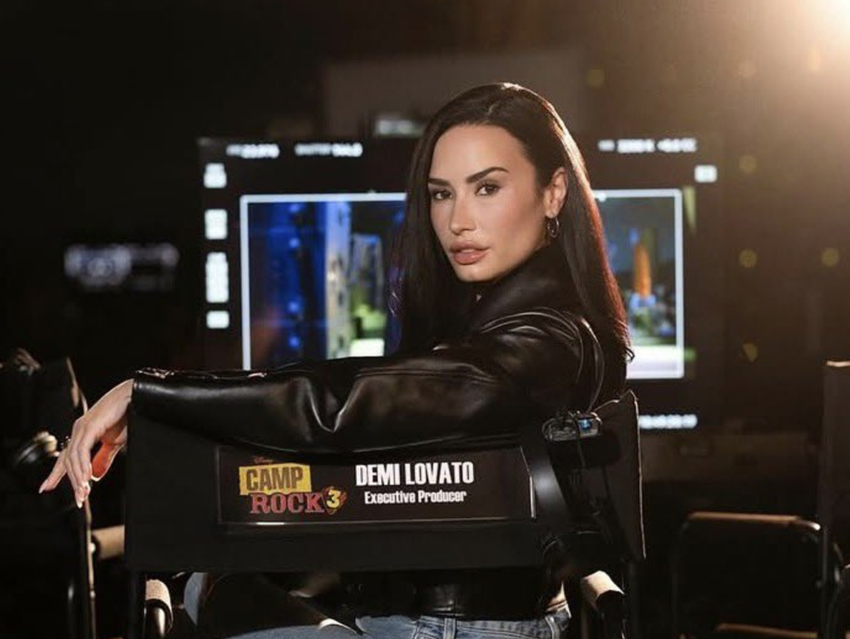 Demi Lovato aparece como produtora executiva no set de filmagens de “Camp Rock 3”
