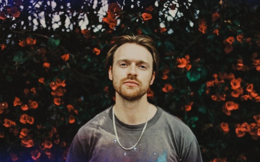 Finneas, irmão de Billie Eilish, anuncia nova banda
