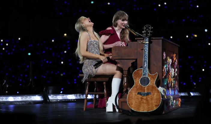 Taylor Swift confirma participação de Sabrina Carpenter em novo álbum