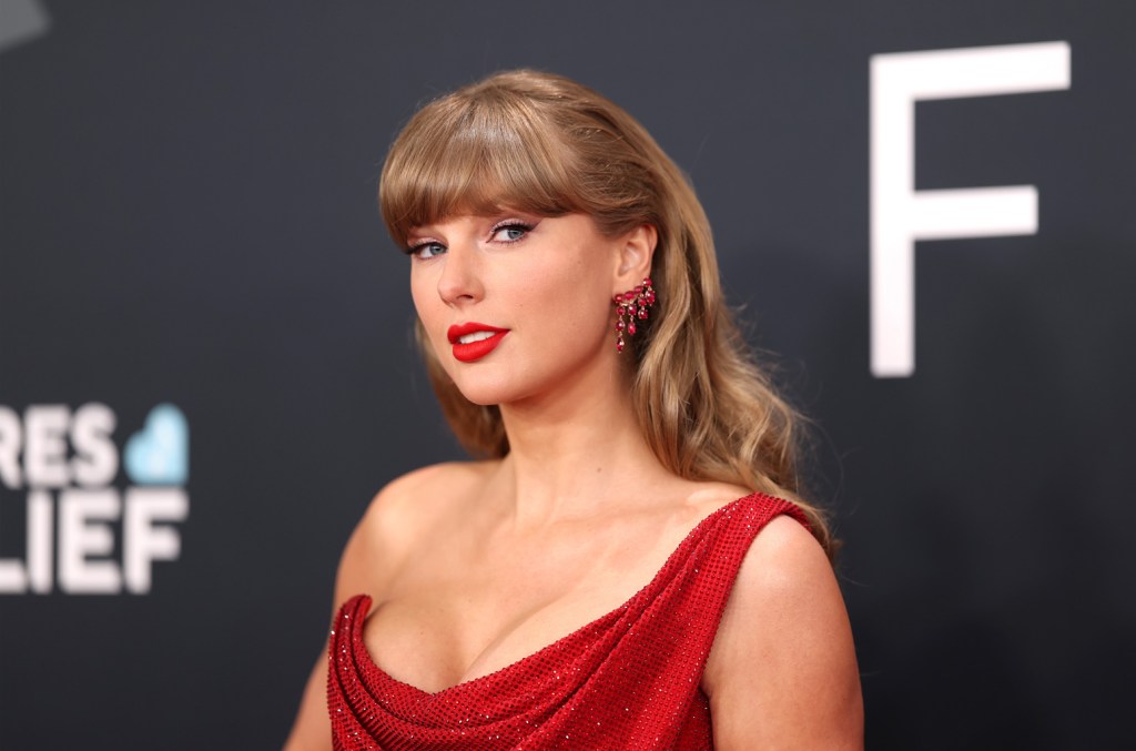 Taylor Swift recupera os direitos de seus primeiros álbuns
