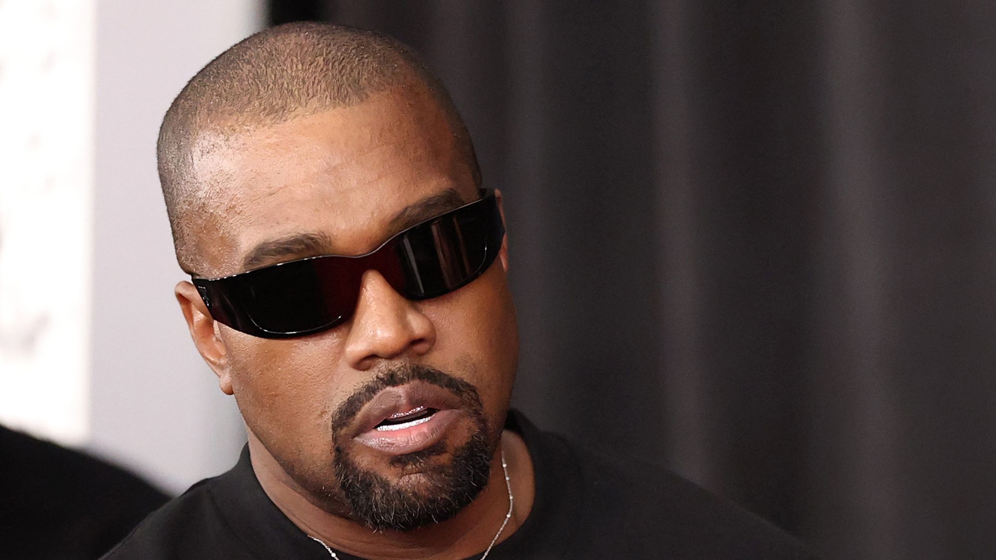 Kanye West fará show único no Brasil em novembro